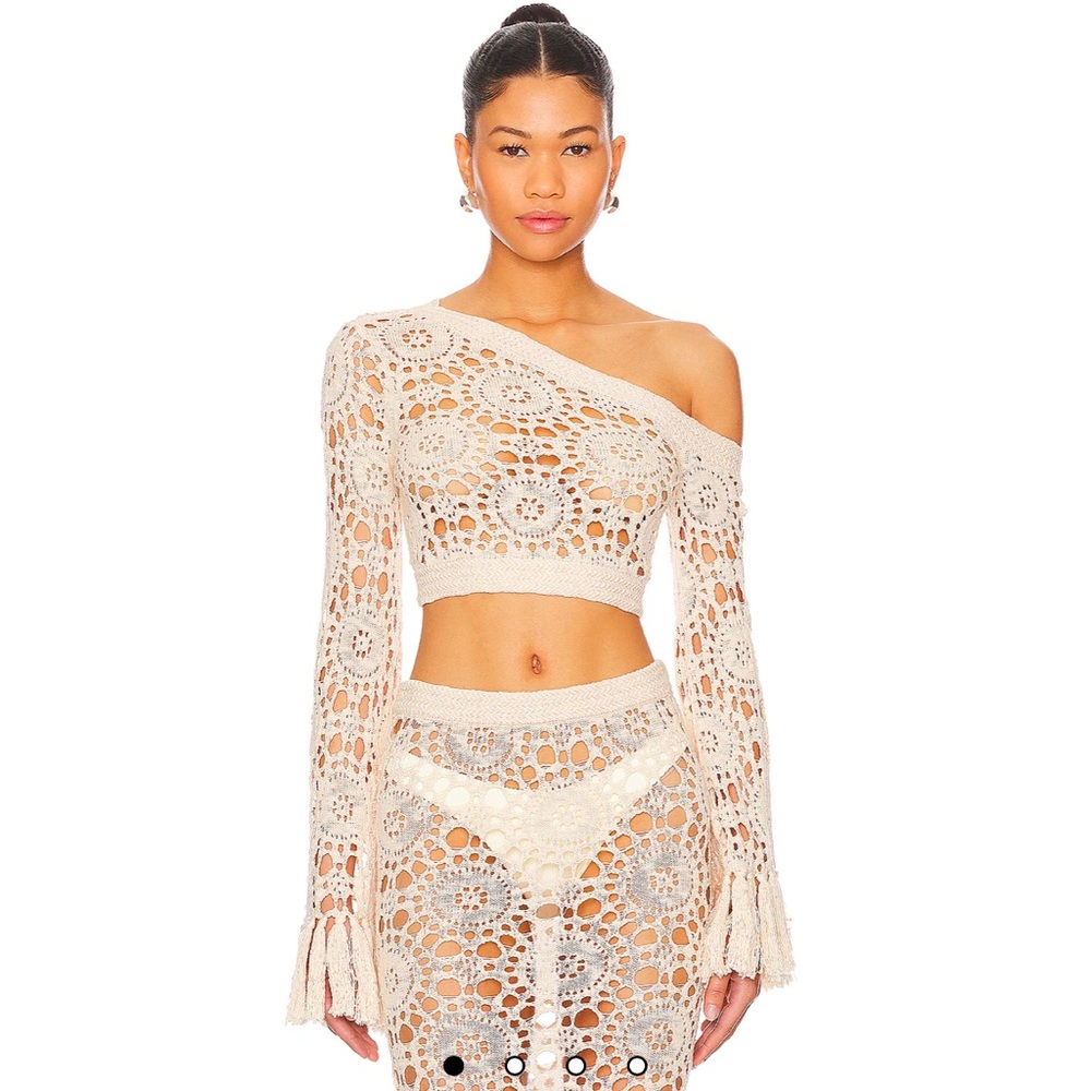 Luanne Cold Shoulder Top in Light Beige
Tularosa